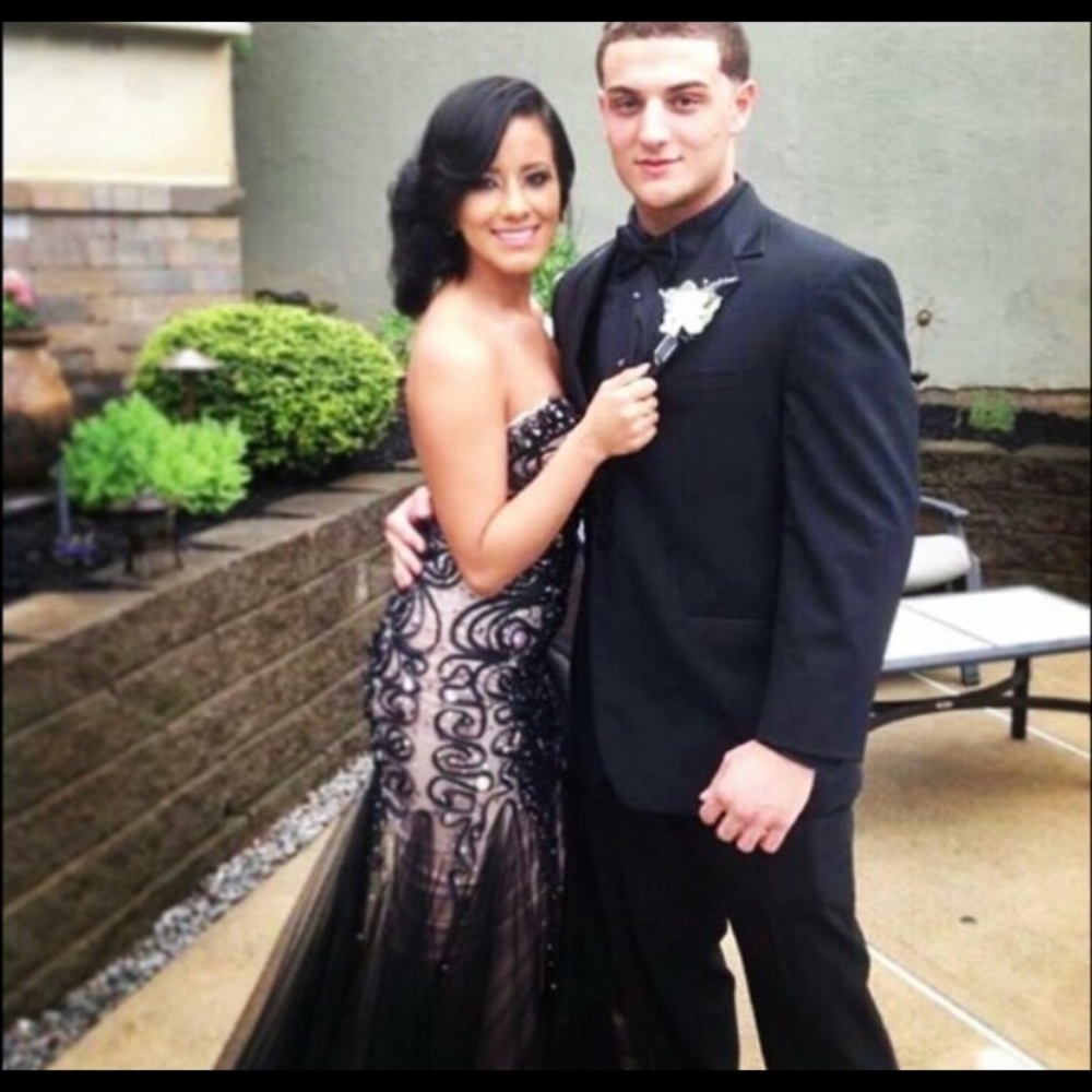 Prom dress - Picture 2 of 3